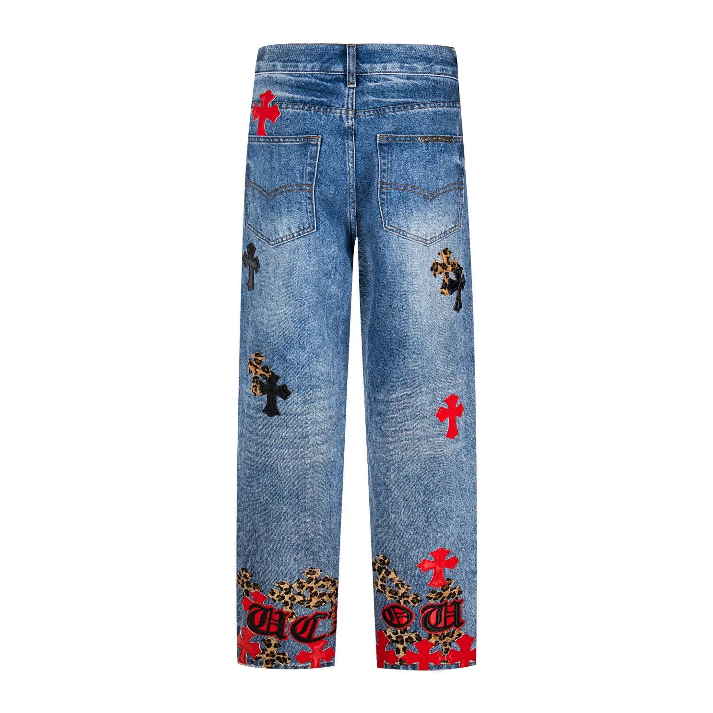 P290 high version Chrome Hearts blue denim with red black panther pattern multi-leather jeans. CH jeans need to be washed and then disassembled and hand-stitched with sheepskin cross leather and then spliced ​​together. The whole piece has too many craftsmanship to explain, patchwork cross pattern embellishment, high-waisted washed jeans! ! Absolutely high-end luxury products, god-level single products and super popular products, made with top heavy industry, a must-see magic weapon. Customized hardware. The fabric is thick and soft after washing. It has good breathability. Customized small leather label. Unique design. The details are simple and elegant, and the workmanship is exquisite. The entire trousers are neatly routed and the details are in place! It’s so cool that both men and women can easily control the genderless trend! Style number: 1799# Color: blue Size: 28 30 32 34 36